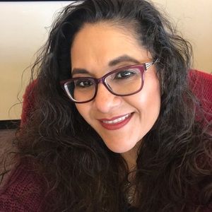 Meet your Posher, Dina